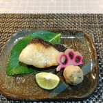 四季彩 鮨楽 - ハーブで育ったふっくらハマチ