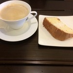 0ｘカフェ - カフェオレとシフォンケーキ