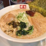 ラーメン 蔵屋 - 塩ラーメンですが、白濁のスープこれがくどくないんです