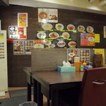 小高屋しじみ王 - さっぱり綺麗な店内です