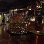 バー ウダ - ★グレンリベット、ロックで飲むのが好きなのだ。