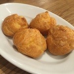 ル コントワ - ☆定番のアミューズはチーズのパン☆