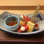 赤坂 ひかわ - 前菜  自家製にこだわった いかの塩辛や いくら
            新鮮なエシャロット いろいろ
