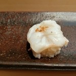 すし匠 - お連れ様のぼたん海老は炙りで