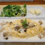 オレンチ カフェ - ランチ　オムライスホワイトソース