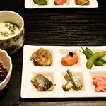 和食処 松井 - 先付け的な。あと茶碗蒸し、クジラ刺し、生しらす