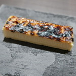 両忘 - カタラーナ（凍らせたクリームブリュレ）