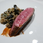 フランス産鴨にトランペット茸のリゾットを添えて