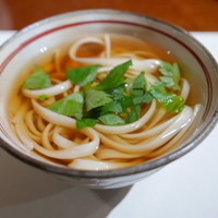 旬彩割烹 あうん - 小豆島のそうめんはやや太め、やはり出汁が美味しい。