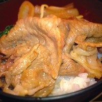 ざくろ 銀座店 - 一杯数千円の牛丼
