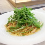 アニヴェルセルカフェ - ～アニヴェルセルカフェ みなとみらい～
                                カラスミを味わうメカジキと焼き茄子のアーリオオーリオ
                                ￥1600