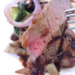 アニヴェルセルカフェ - ～アニヴェルセルカフェ みなとみらい～
                                牛サーロインの香ばしいグリル ジャポネーゼソース
                                ￥2000