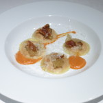 リストランテ サクラ - トマトのラビオリ　グアンチャーレとパルミジャーノレッジャーノ　　パプリカのソース