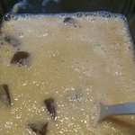 廚 菓子 くろぎ - 10月と言えども、まだまだ暑い日が続くこともあって、あっという間にかき氷はシャーベット状に溶け、最後は黒蜜や練乳を全部かけて甘い和栗ジュースのようなフローズンドリンクを飲み干すように平らげました。