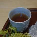 廚 菓子 くろぎ - 和栗かき氷にはかき氷の他にほうじ茶