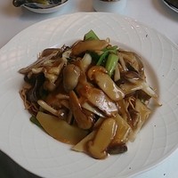 銀座アスター 新宿賓館  - マツタケ入りかたやきそば