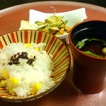 花いち - ［夕食］食事・とうもろこしご飯、味噌汁