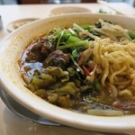 台湾料理故宮 - 麻辣肉湯麺（マーラーニューロウメン）