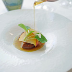 エスキス - ソテーしたフランスランド県産のフォアグラと大分の椎茸をあわせた前菜。