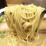 イップウドウ シロマル ベース 渋谷店 - 麺は博多の細麺です