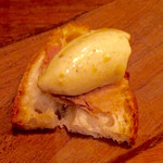 Restaurant OKADA - ［４回目］Amuse-bouche：フォアグラのパテ、トウモロコシのムース
      