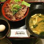 鉄板肉酒場 二代目亀田精肉店 - ステーキ丼