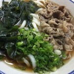 楽喜うどん - 肉うどん＆わかめ￥480円