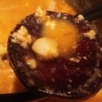 麺屋 参壱 - スープ内に散乱するニンニク粒
