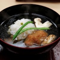 銀座 小十 - 御椀：鱧と松茸、