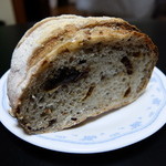 アマニ＆エゴマ＆アプリコットのカンパーニュ