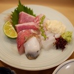 余志屋 - お造り盛り合わせ