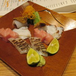 かま田 - ①鯛(炙り）、トロ、地ダコ、アオリイカ、うに