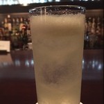 漱流 - お風呂上がりにガブガブ飲めるシュワシュワなカクテル。ラムベースにグレープフルーツジュースと青リンゴジュース。スッキリ爽やかです。