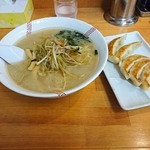 麺屋 味蔵 - ネギラーメンと餃子