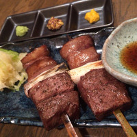 小滝野 - タンとサガリのハーフ串、付合のキャベツも旨い