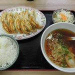 餃子の王将 - 餃子定食(量的にはアブノーマルセット？)