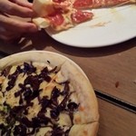 Goodbeer faucets - マッシュルームとペペロニピザ