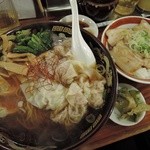 広州市場 西新宿店 - 黒豚雲呑麺+煮豚飯1069円