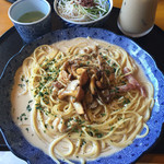 五右衛門 - 地鶏と5種のきのこのポルチーニクリームソース