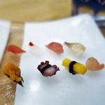 すし屋の野八 - 一粒寿司
雲丹、蛸、玉子、ガリ
鮪、平目、中とろ、ホッキ貝