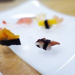 Sushiya No Noyachi - 一粒寿司
      雲丹、蛸、玉子、ガリ
      鮪、平目、中とろ、ホッキ貝
