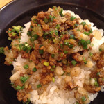 仙臺 自家製麺 こいけ屋 - 背脂挽肉丼のニンニク味