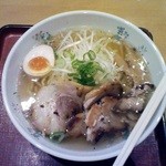 ちゃあしゅう屋将軍 - 炙り焼きちゃあしゅう麺（太麺 白醤油味）