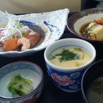 藍屋 - 金目鯛の煮付けと揚げ出し豆腐セット