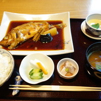 泉岳寺門前 紋屋 - 煮魚定食