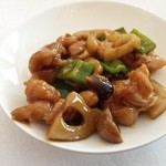 重慶飯店 - 鶏肉とピーマンのオイスターソース炒め