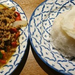 バンコクガーデン - 豚ガパオと玉子とライス