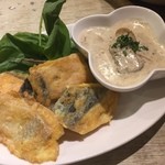 クワトロチンクエ - 「秋鮭のピカタ～トリュフクリームソース～(580円)」