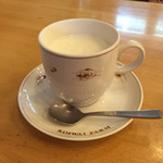 小岩井農場　サイロ喫茶室 - ホットミルク