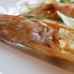 ベージュ アラン・デュカス 東京 - 「旬野菜のマリネ、車エビのソテー香草のピストゥー」の車エビ